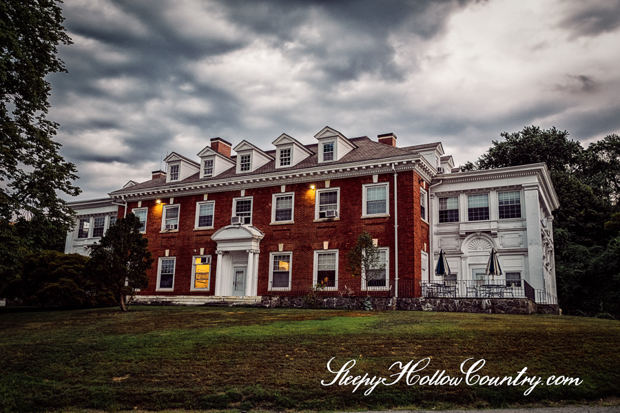 The ghost of the Harden mansion allegedly walks the third floor hallway.